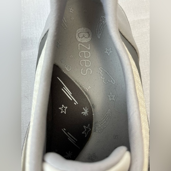 Bzees Roxy Silver and Gray Sneakers Size 6M NWT - Picture 4 of 10